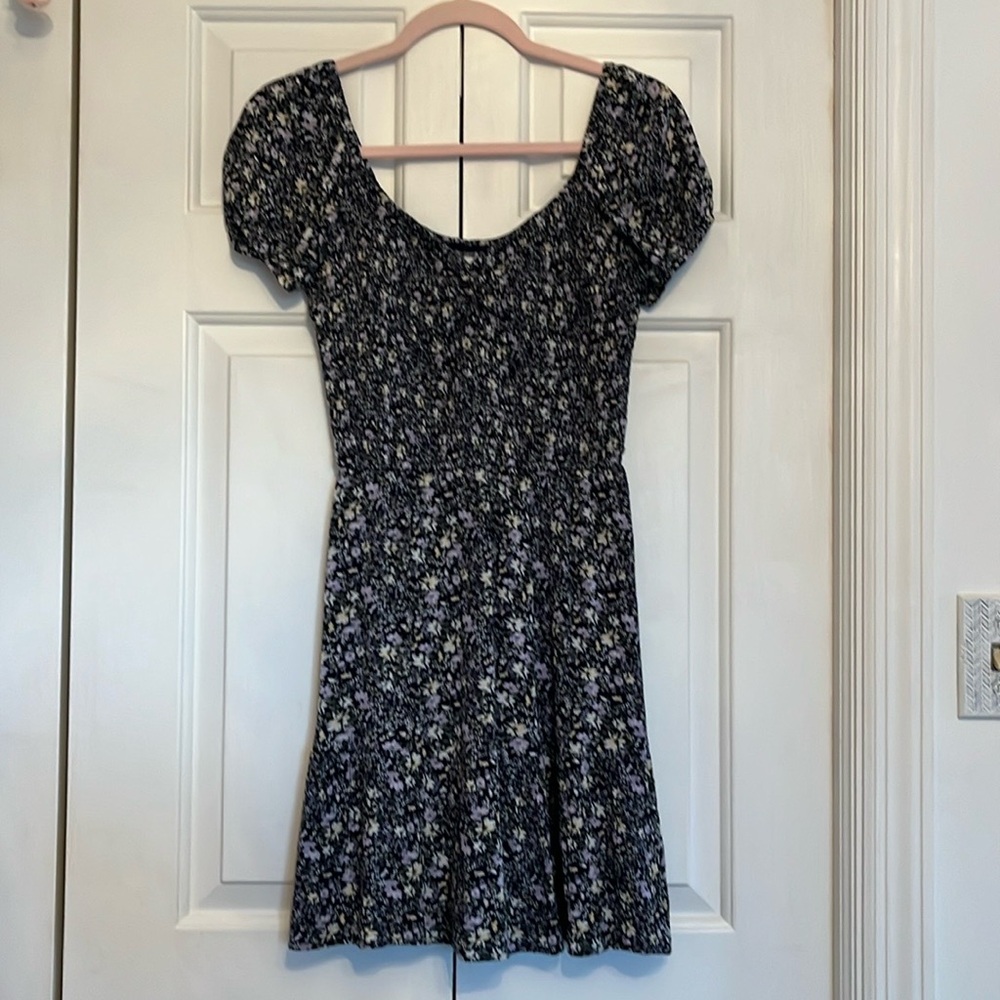 Hollister Smocked, Puff Sleeve Ditsie Floral Print Dress - Navy Blue & Lavender